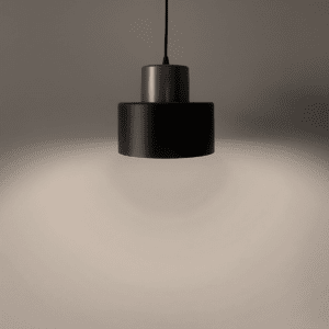 żarówka DayLight świecąca w pomieszczeniu